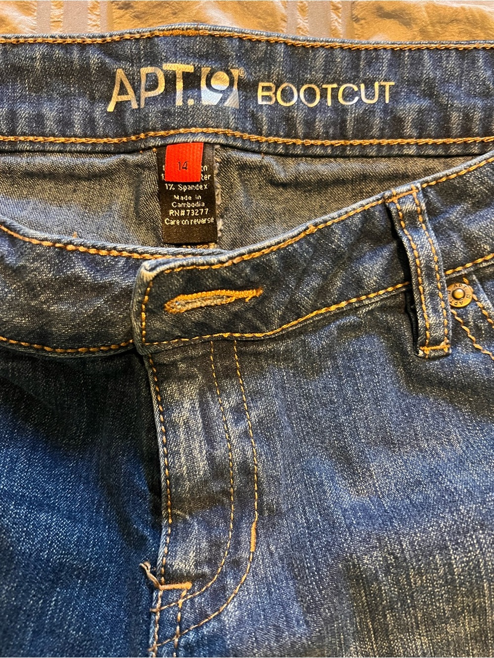 Apt. 9 Women’s Bootcut Jeans - Indigo Blue with Contrast Stitching